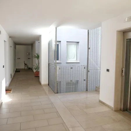 Fg - Bilocale Con Terrazzo E Posto Auto Coperto Apartment